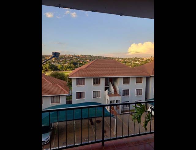 3 BEDROOM PROPERTY TO RENT IN WINCHESTER HILLS